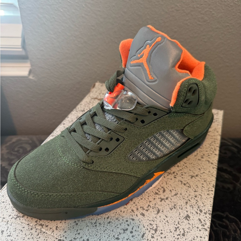 Men's Green and Orange Retro 5 Sneakers
